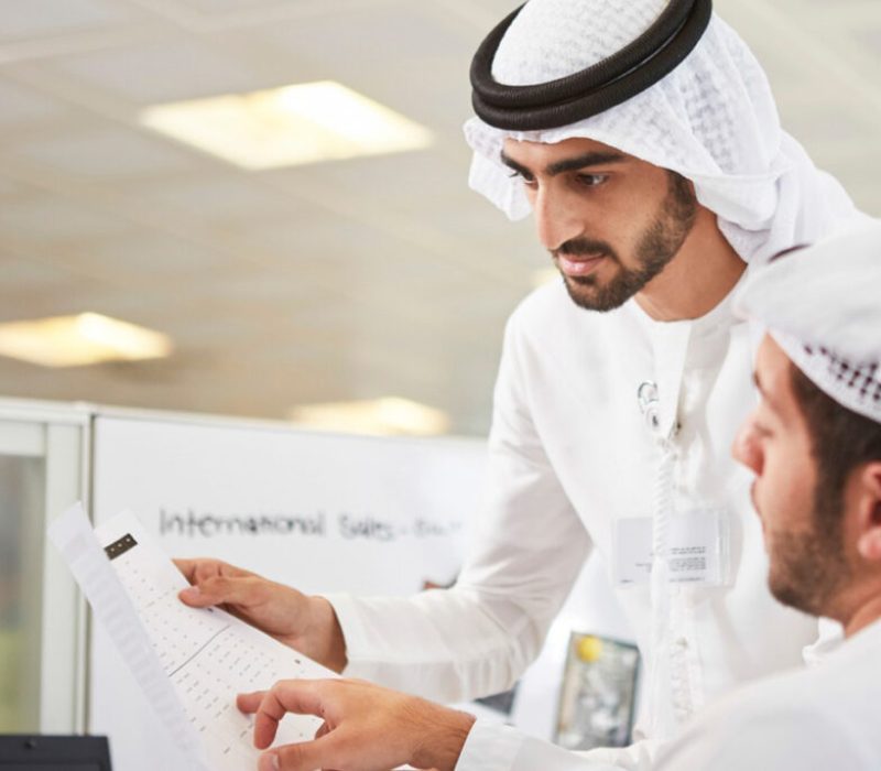 Emirati-employees-1-1024x683